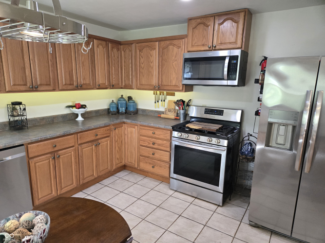 Listing Image 6