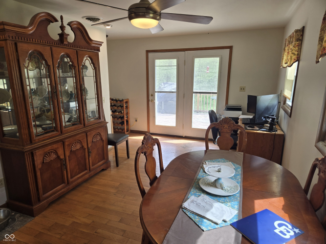 Listing Image 10