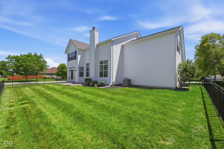 Listing Image 8