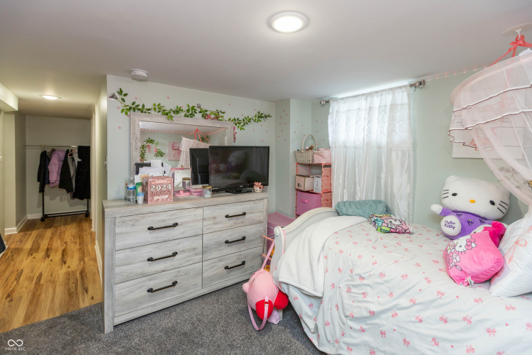 Listing Image 27
