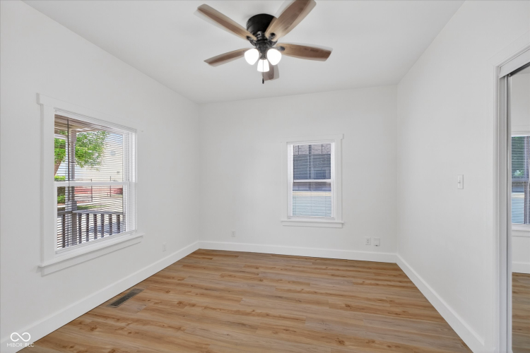 Listing Image 23