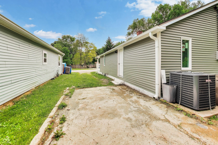 Listing Image 27