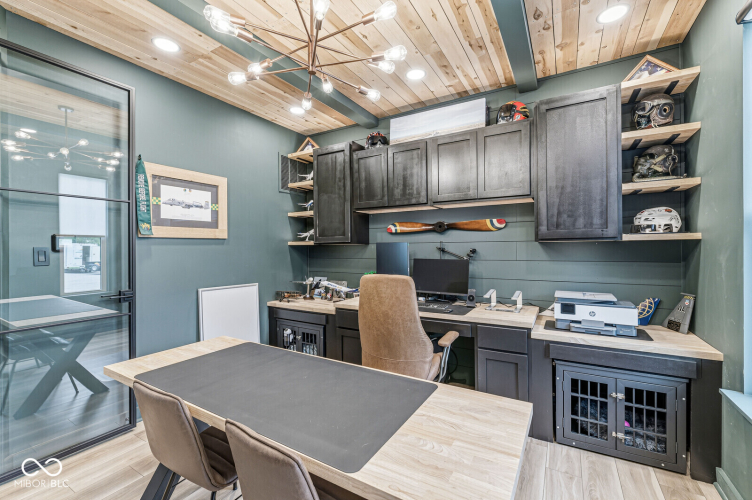 Listing Image 12
