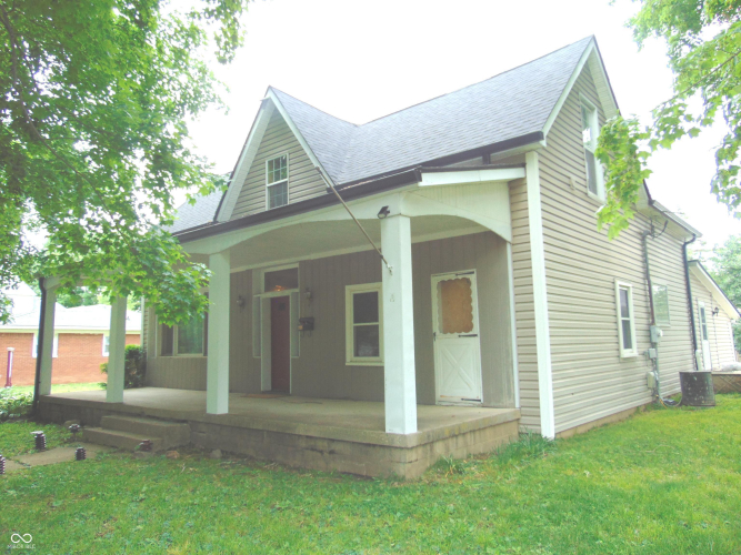 Listing Image 4