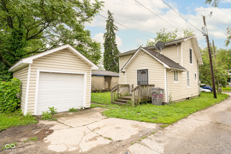 Listing Image 12
