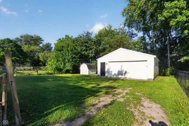 Listing Image 3