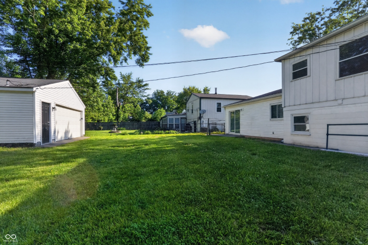 Listing Image 4