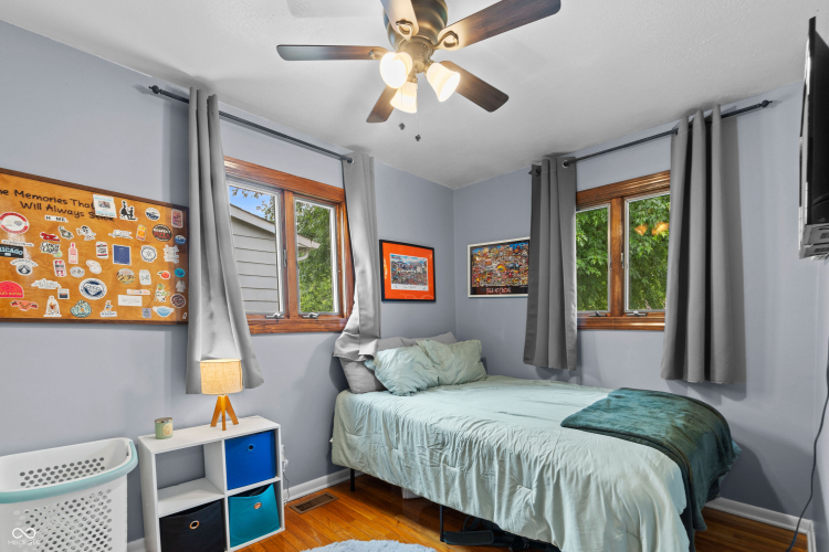 Listing Image 19