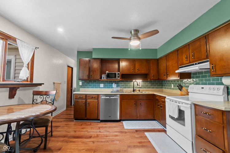 Listing Image 8