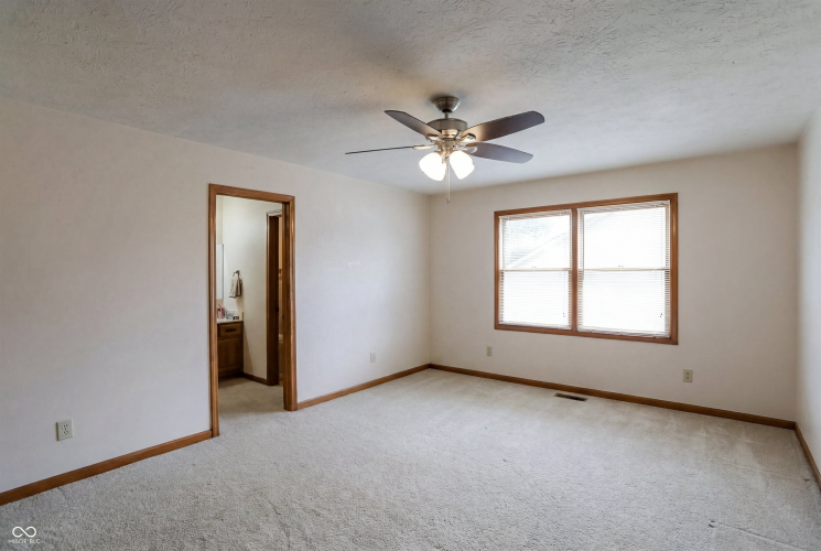 Listing Image 27