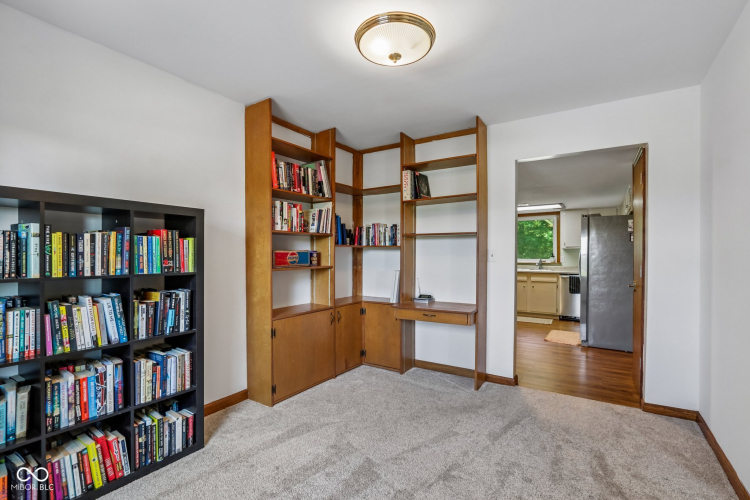 Listing Image 19