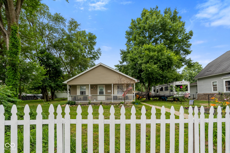 Listing Image 3