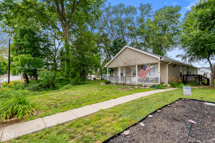 Listing Image 4