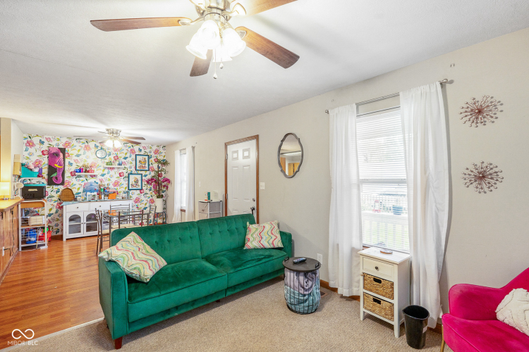Listing Image 7