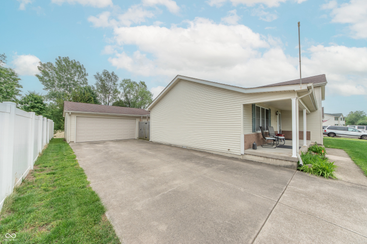 Listing Image 28
