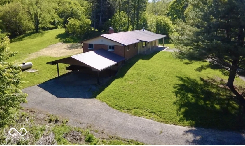 Listing Image 4
