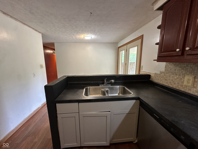 Listing Image 41