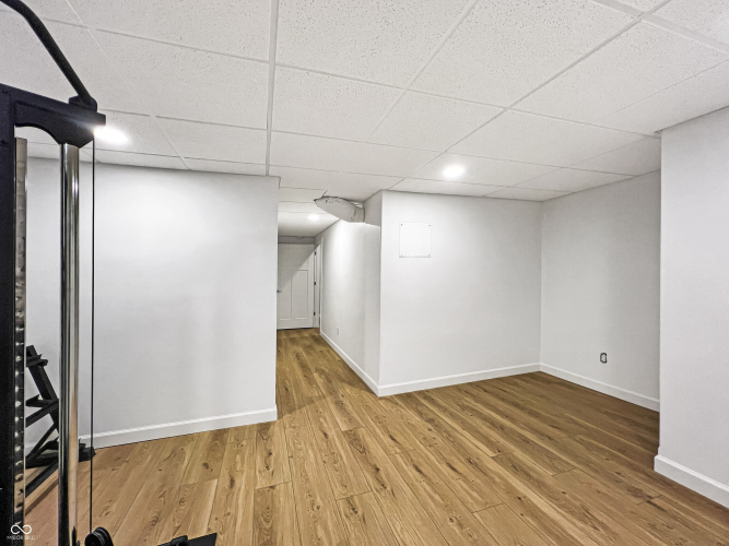 Listing Image 48