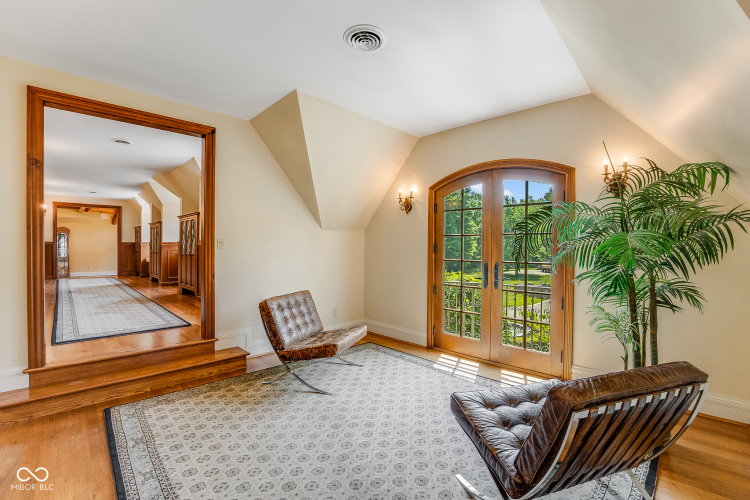 Listing Image 80