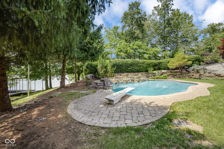 Listing Image 94