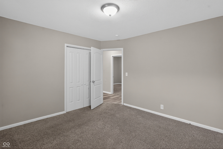 Listing Image 27