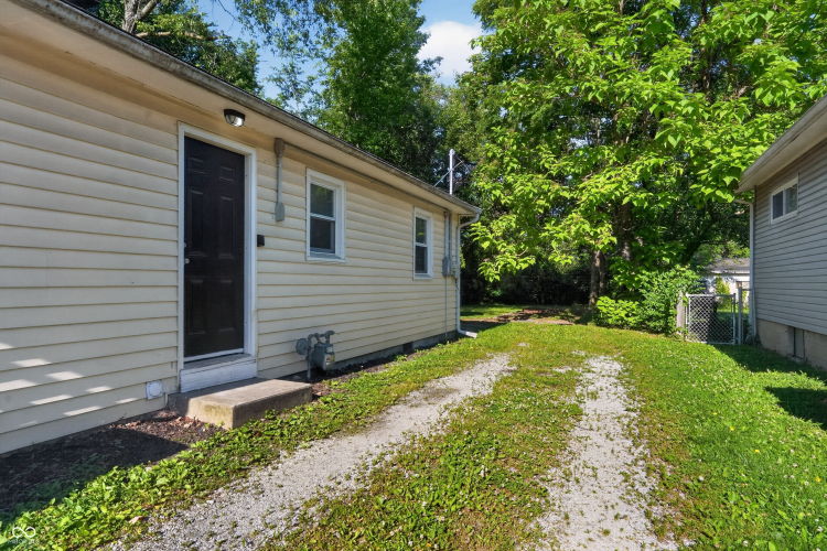 Listing Image 8