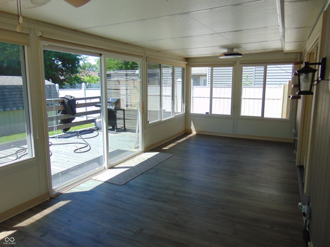 Listing Image 16