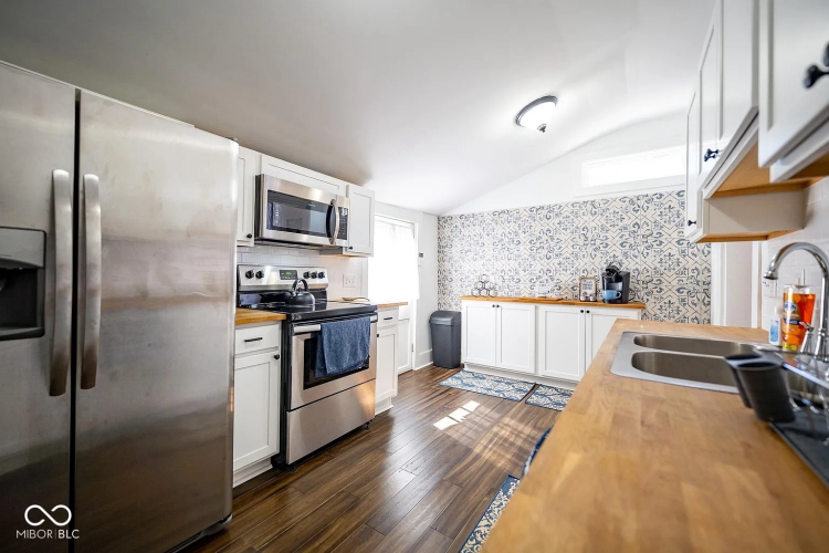 Listing Image 14