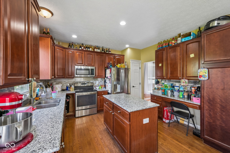 Listing Image 12