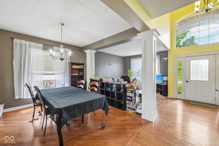 Listing Image 16