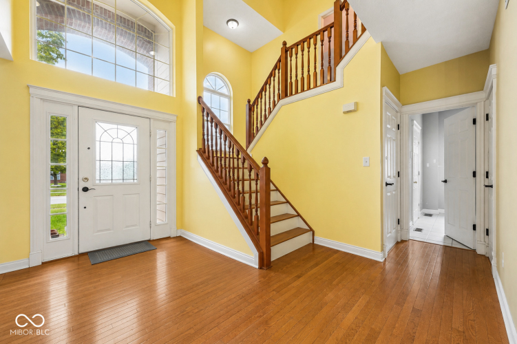 Listing Image 4