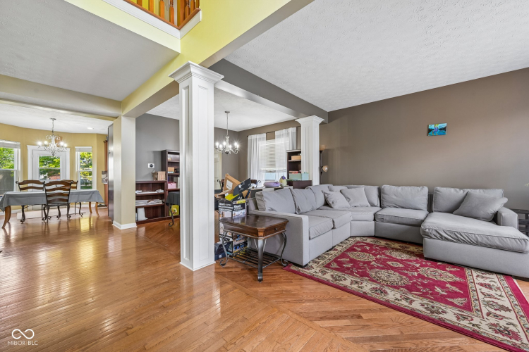 Listing Image 5
