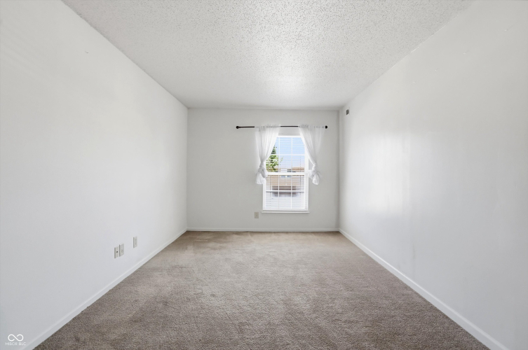 Listing Image 52