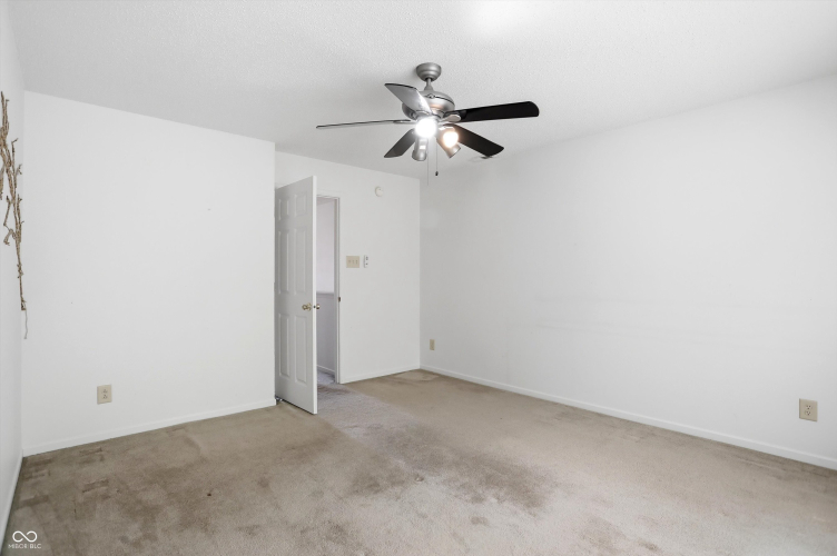 Listing Image 61
