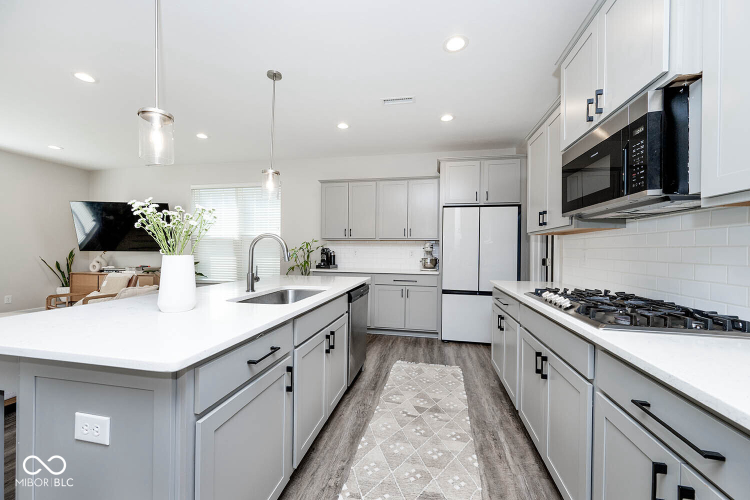 Listing Image 15