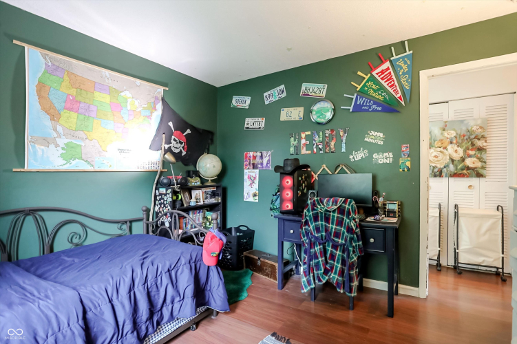 Listing Image 11