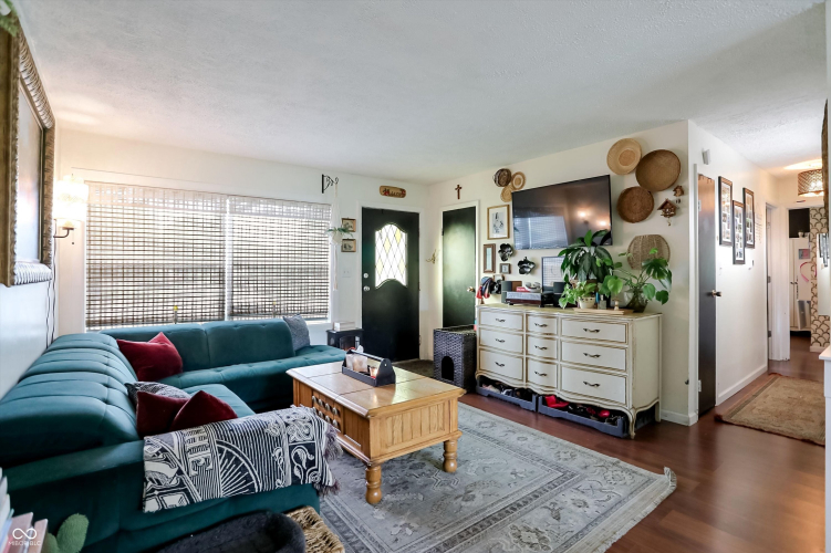 Listing Image 16