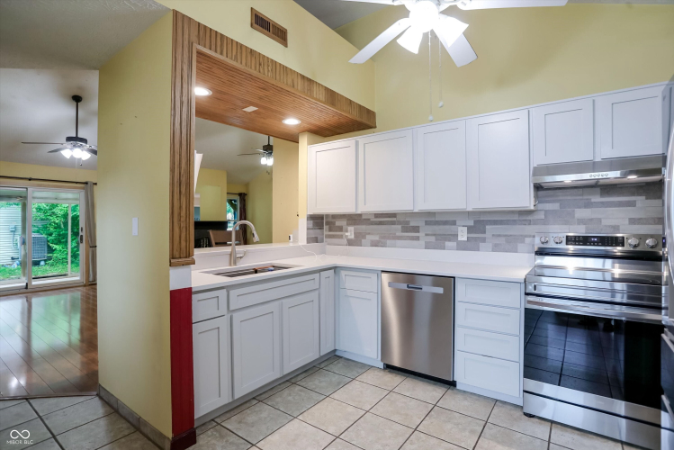 Listing Image 13