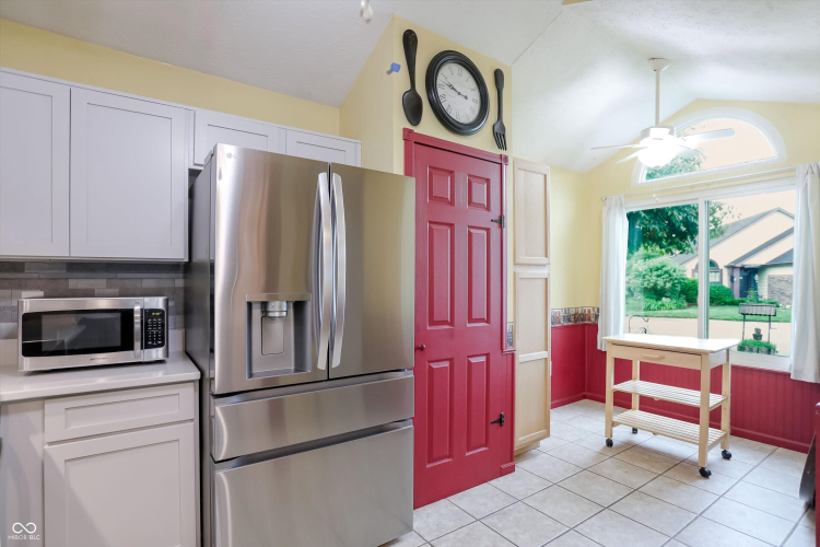 Listing Image 15