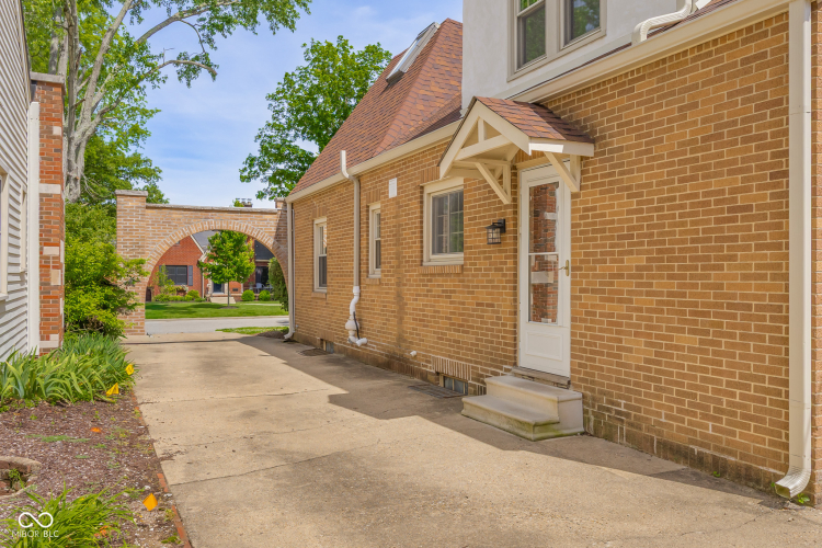 Listing Image 57