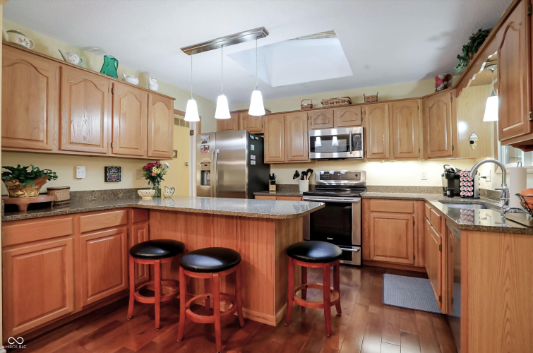 Listing Image 18