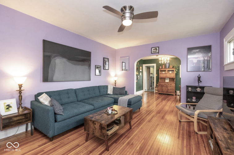 Listing Image 8