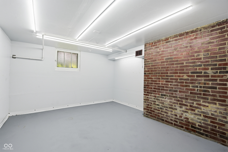 Listing Image 29