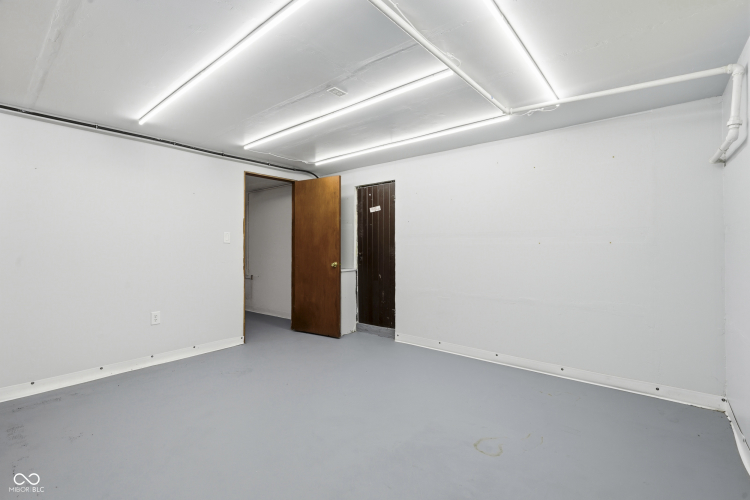 Listing Image 30