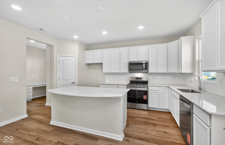 Listing Image 10