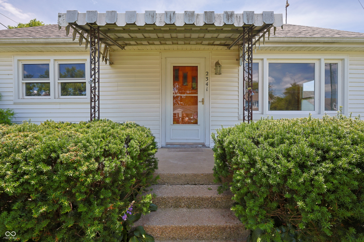 Listing Image 5