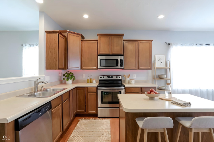 Listing Image 14