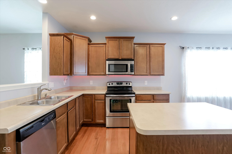 Listing Image 15