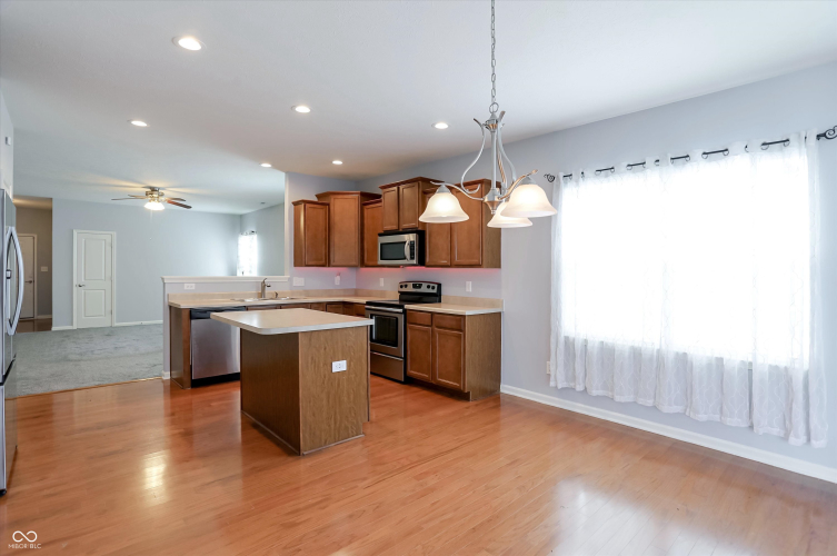 Listing Image 22