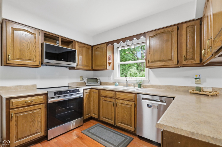 Listing Image 9
